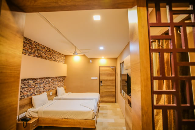 flora-park-inn-hotel-1